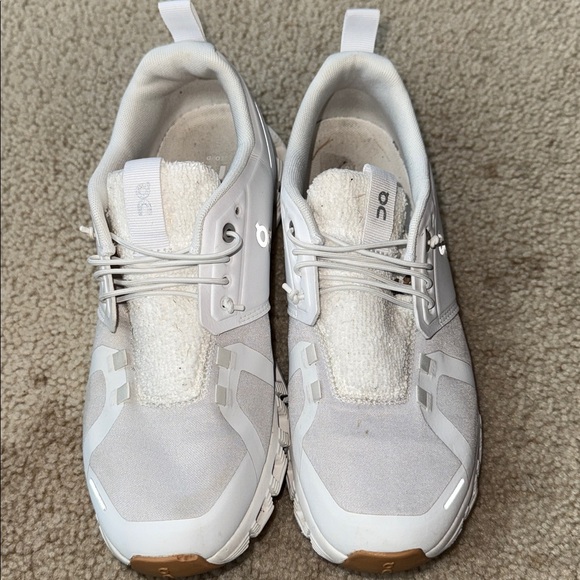 On Cloud 6 Running White Athletic Shoes (8.5) Women’s - Picture 2 of 11